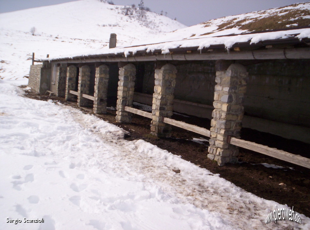 29 Stalla all'Alpe di Terrabiotta.JPG